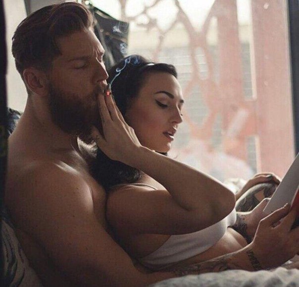 А рыцарь тот на самом деле, кто остается жить с тобой.
Поняв, что ты и есть тот самый
Ужасный бешеный дракон.