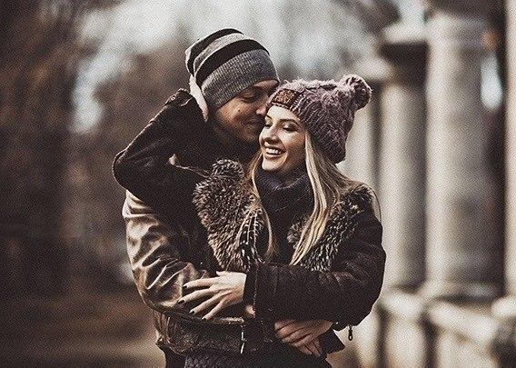 Если женщина без одежды — это ещё не значит, что она вам доверяет. Если без косметики — значит.
